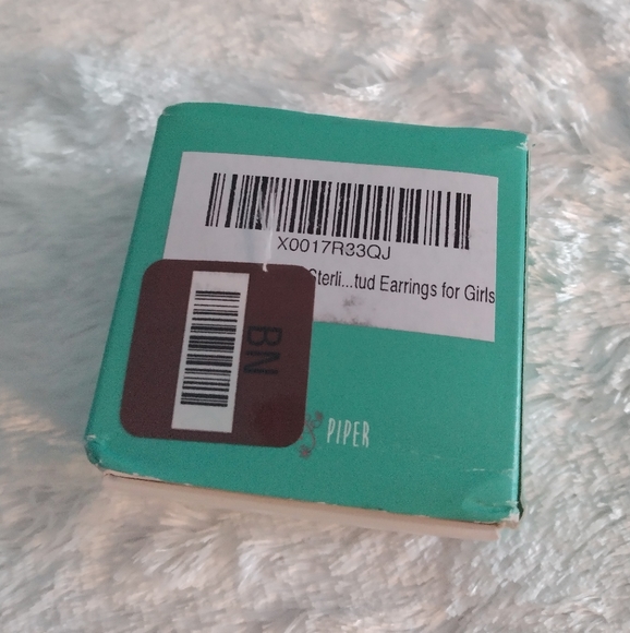 ⭐14k Gold Plated Hypoallergenic Mismatch Sterling Dachshund Dog Paw Print Studs - Picture 7 of 8